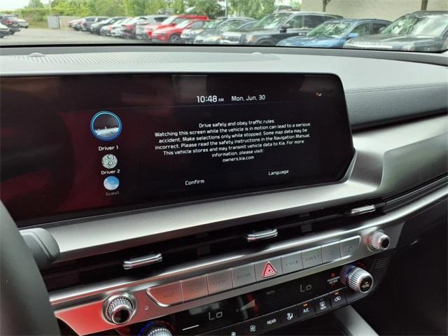 Photo of 2025 Ebony Black Kia Telluride