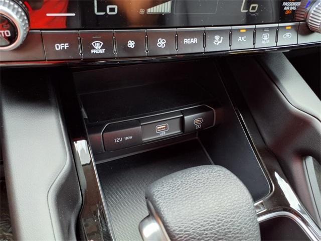 Photo of 2025 Ebony Black Kia Telluride