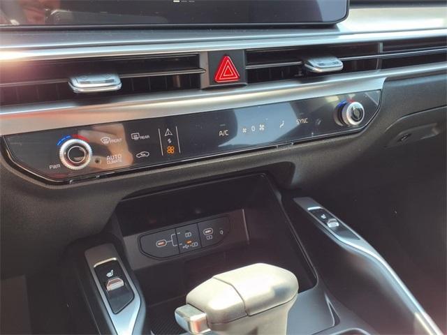 Photo of 2025 Everlasting Silver Kia Sorento