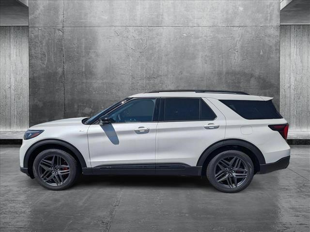 Photo of 2025 Star White Metallic Tri-Coat Ford Explorer