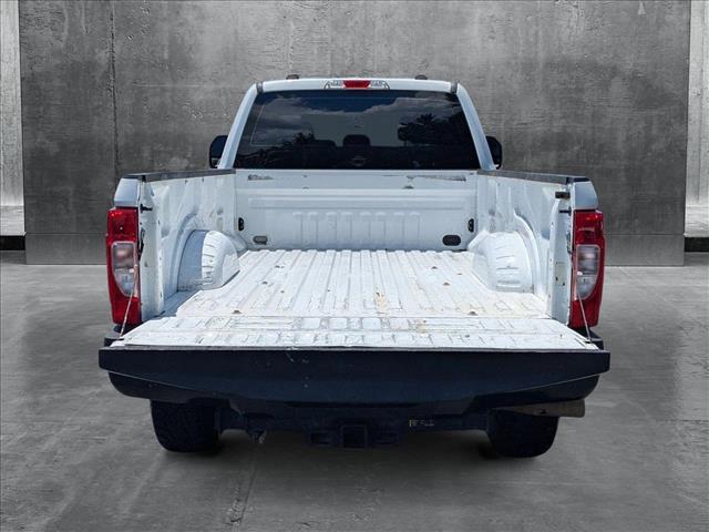Photo of 2022 Oxford White Ford F-250