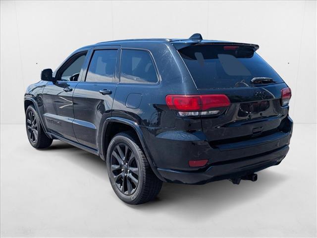 Photo of 2018 Diamond Black Crystal Pearlcoat Jeep Grand Cherokee