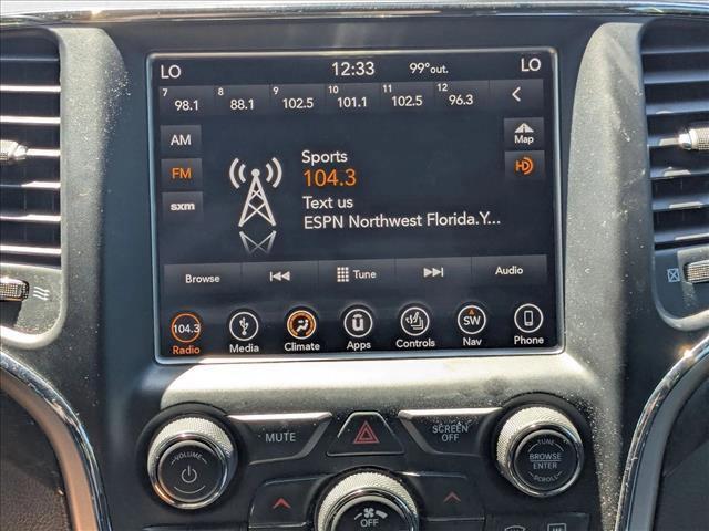 Photo of 2018 Diamond Black Crystal Pearlcoat Jeep Grand Cherokee