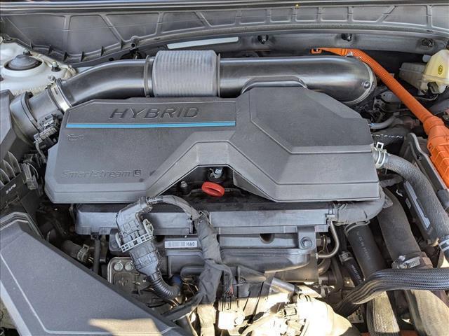 Photo of 2024 White Pearl Hyundai TUCSON Hybrid