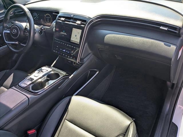 Photo of 2024 White Pearl Hyundai TUCSON Hybrid