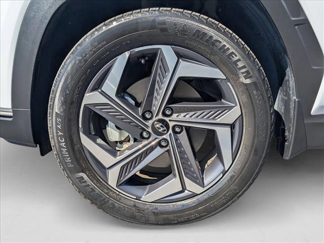 Photo of 2024 White Pearl Hyundai TUCSON Hybrid