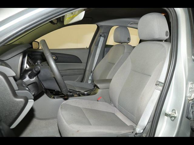 Photo of 2014 Silver Ice Metallic Chevrolet Malibu