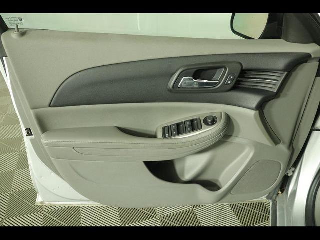 Photo of 2014 Silver Ice Metallic Chevrolet Malibu