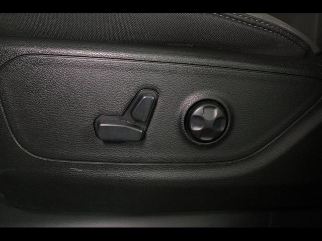 Photo of 2020 Bright White Clearcoat RAM 1500