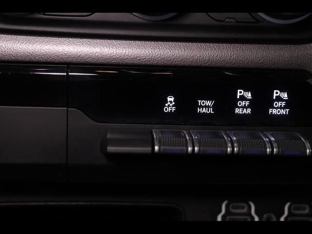 Photo of 2020 Bright White Clearcoat RAM 1500
