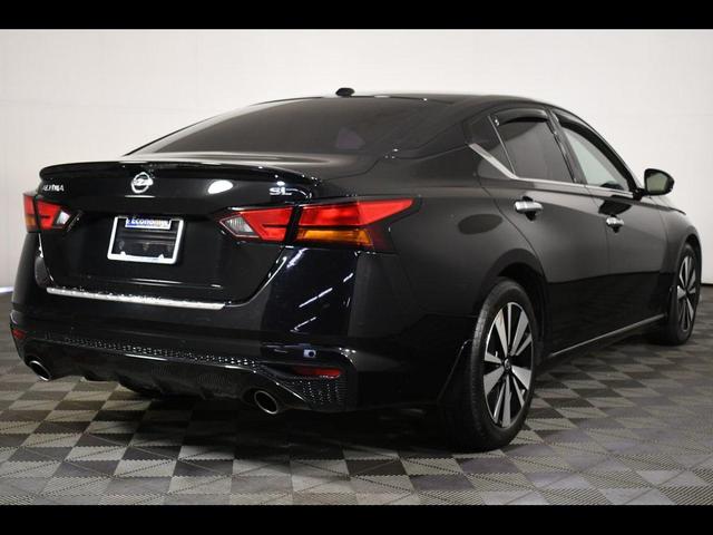 Photo of 2021 Super Black Clearcoat Nissan Altima