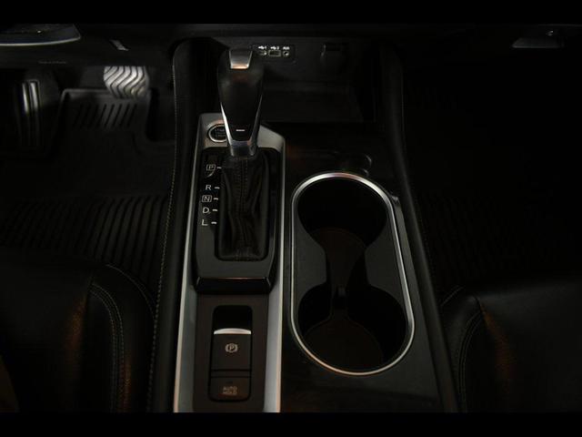 Photo of 2021 Super Black Clearcoat Nissan Altima
