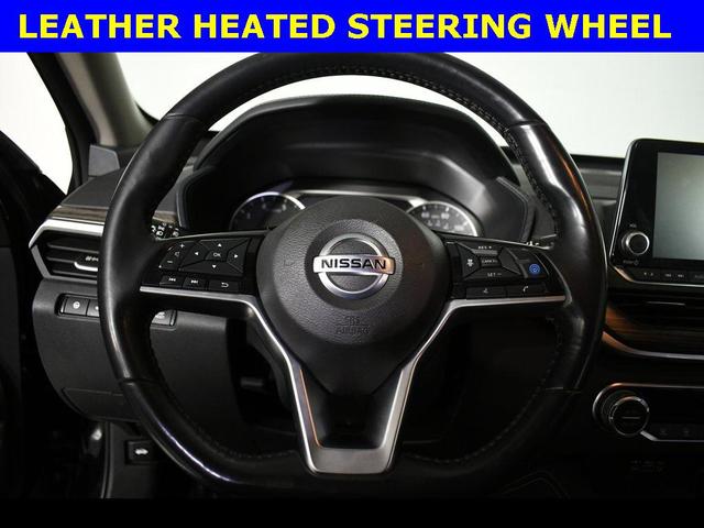 Photo of 2021 Super Black Clearcoat Nissan Altima