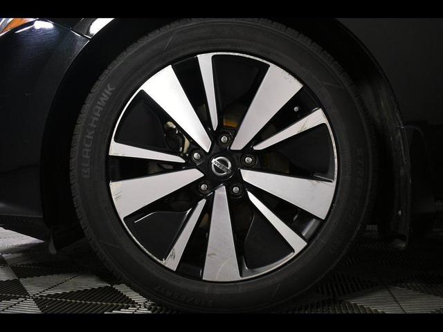 Photo of 2021 Super Black Clearcoat Nissan Altima