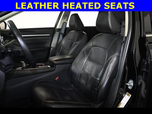 Photo of 2021 Super Black Clearcoat Nissan Altima