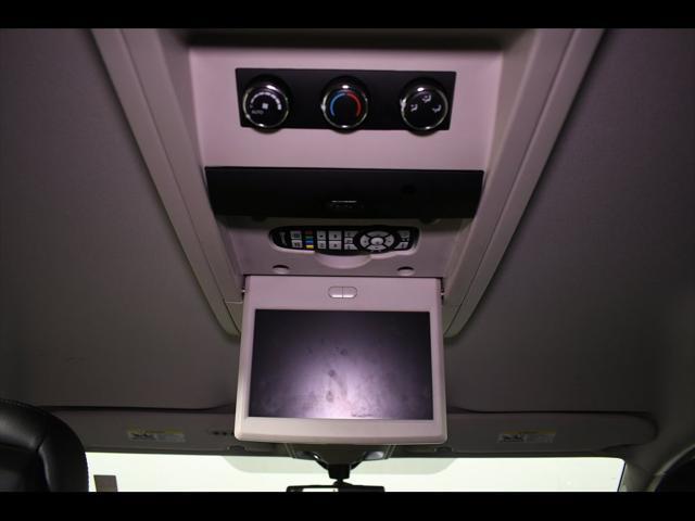 Photo of 2015 Billet Silver Metallic Clearcoat Chrysler Town & Country