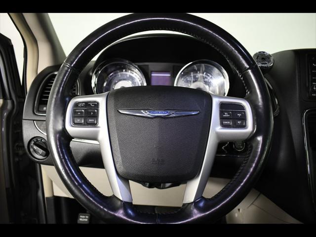 Photo of 2015 Billet Silver Metallic Clearcoat Chrysler Town & Country