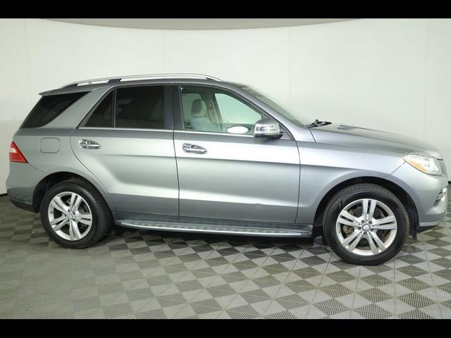 Photo of 2013 Silver Mercedes-Benz M-Class