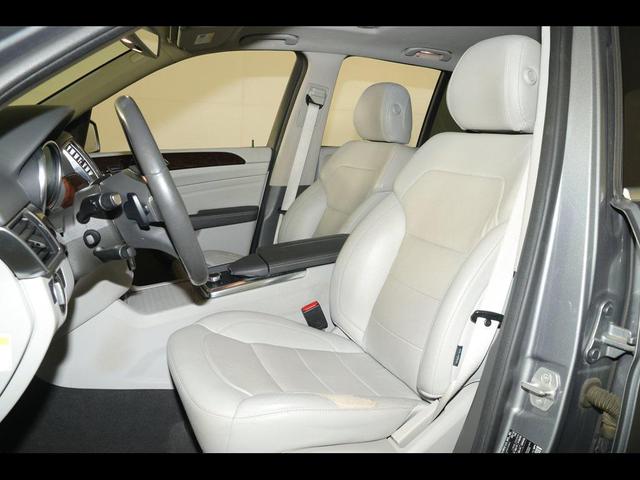 Photo of 2013 Silver Mercedes-Benz M-Class