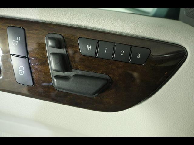 Photo of 2013 Silver Mercedes-Benz M-Class