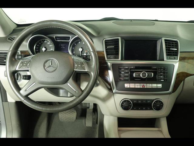 Photo of 2013 Silver Mercedes-Benz M-Class