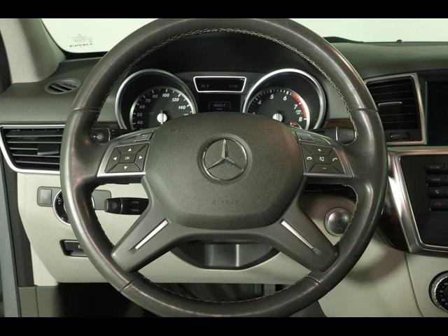 Photo of 2013 Silver Mercedes-Benz M-Class
