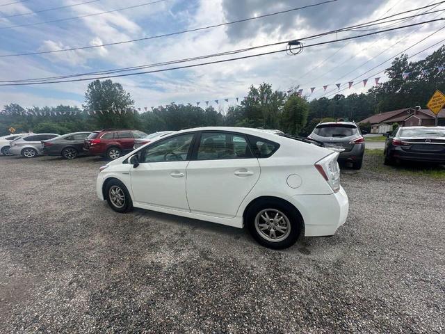 Photo of 2011 White Toyota Prius