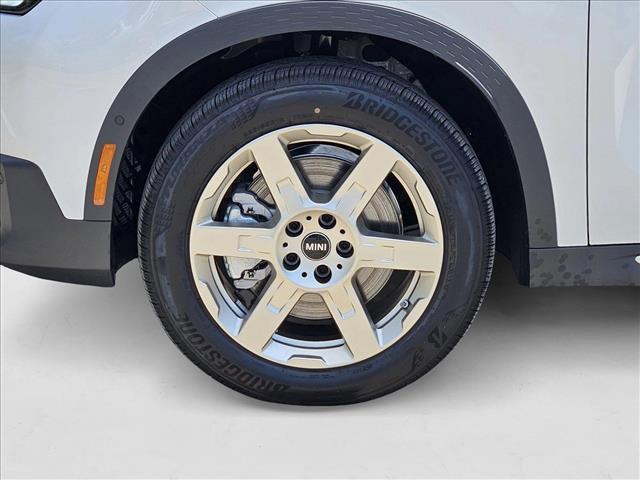 Photo of 2025 Nanuq White Metallic MINI Countryman