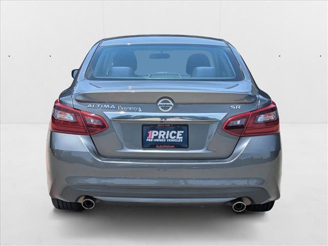 Photo of 2017 Gun Metallic Nissan Altima