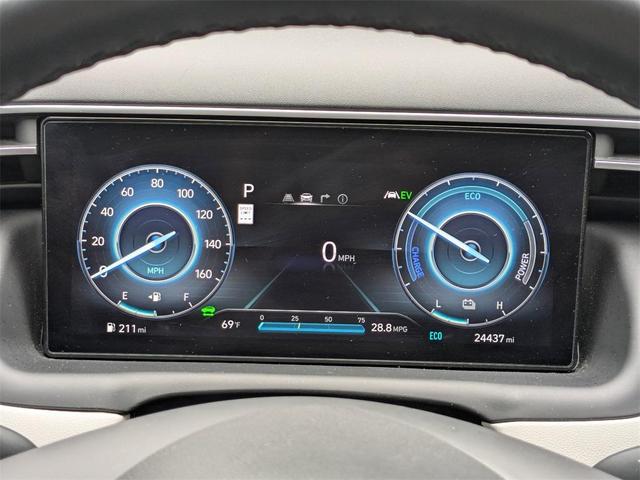 Photo of 2022 Quartz White Hyundai TUCSON Hybrid