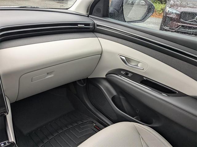 Photo of 2022 Quartz White Hyundai TUCSON Hybrid