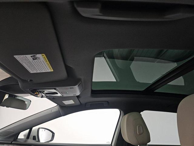Photo of 2024 Glacier White Metallic Audi Q4 e-tron