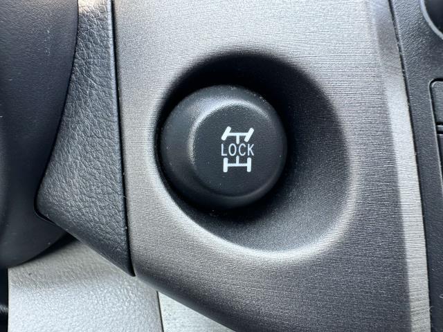 Photo of 2009 Blizzard Pearl Toyota RAV4