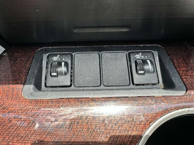 Photo of 2012 Attitude Black Metallic Toyota Camry