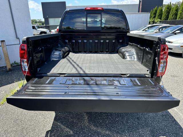 Photo of 2014 Super Black Nissan Frontier