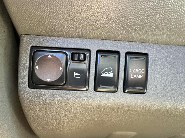Photo of 2014 Super Black Nissan Frontier
