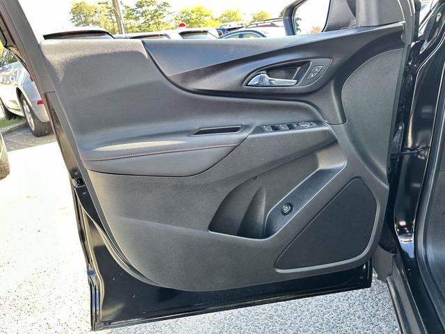 Photo of 2022 Mosaic Black Metallic Chevrolet Equinox