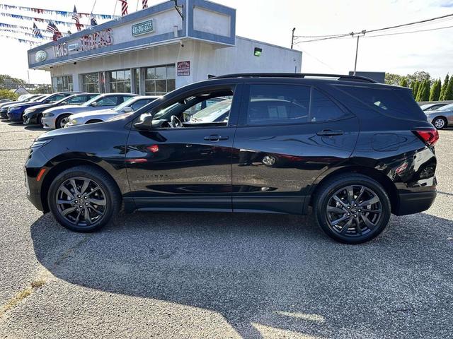 Photo of 2022 Mosaic Black Metallic Chevrolet Equinox