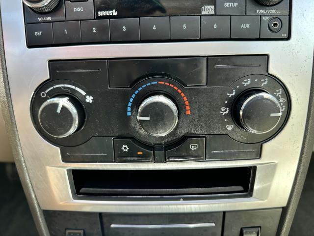 Photo of 2008 Cool Vanilla Chrysler 300