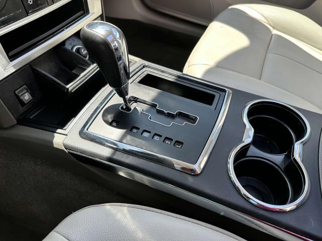 Photo of 2008 Cool Vanilla Chrysler 300