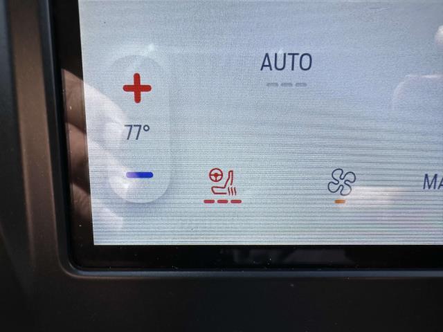 Photo of 2022 Star White Metallic Tri-Coat Ford Edge