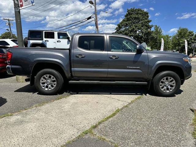 Photo of 2016 Magnetic Gray Metallic Toyota Tacoma