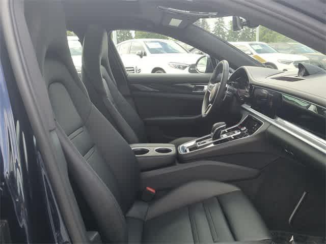 Photo of 2018 Night Blue Metallic Porsche Panamera