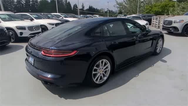Photo of 2018 Night Blue Metallic Porsche Panamera