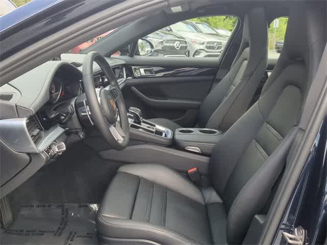 Photo of 2018 Night Blue Metallic Porsche Panamera