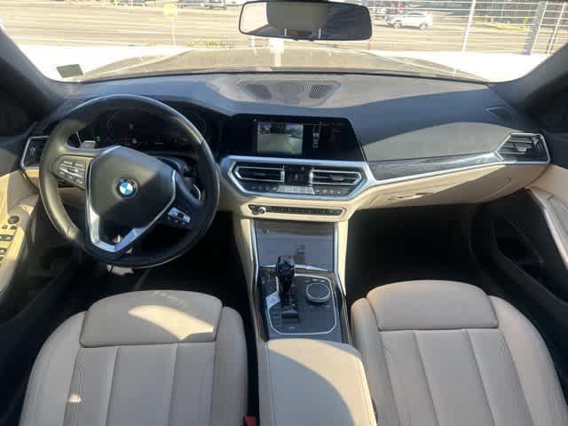 Photo of 2021 Jet Black BMW 330