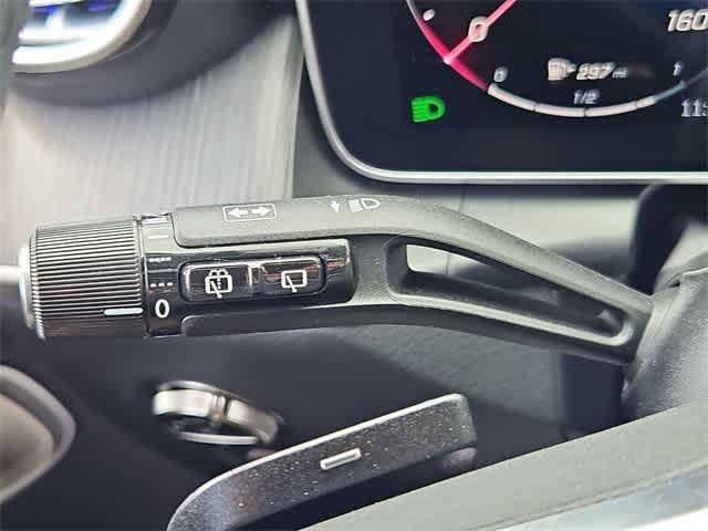 Photo of 2025 Verde Mercedes-Benz GLC 350e
