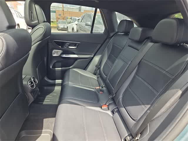 Photo of 2025 Verde Mercedes-Benz GLC 350e