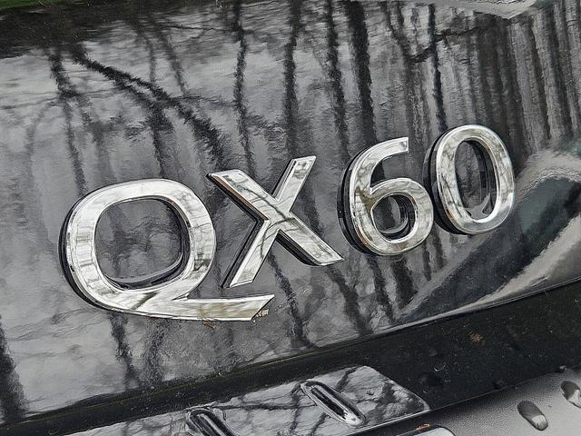 Photo of 2025 Diamond Black INFINITI QX60