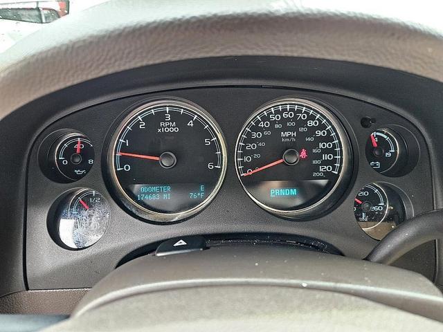 Photo of 2014 White GMC Yukon XL
